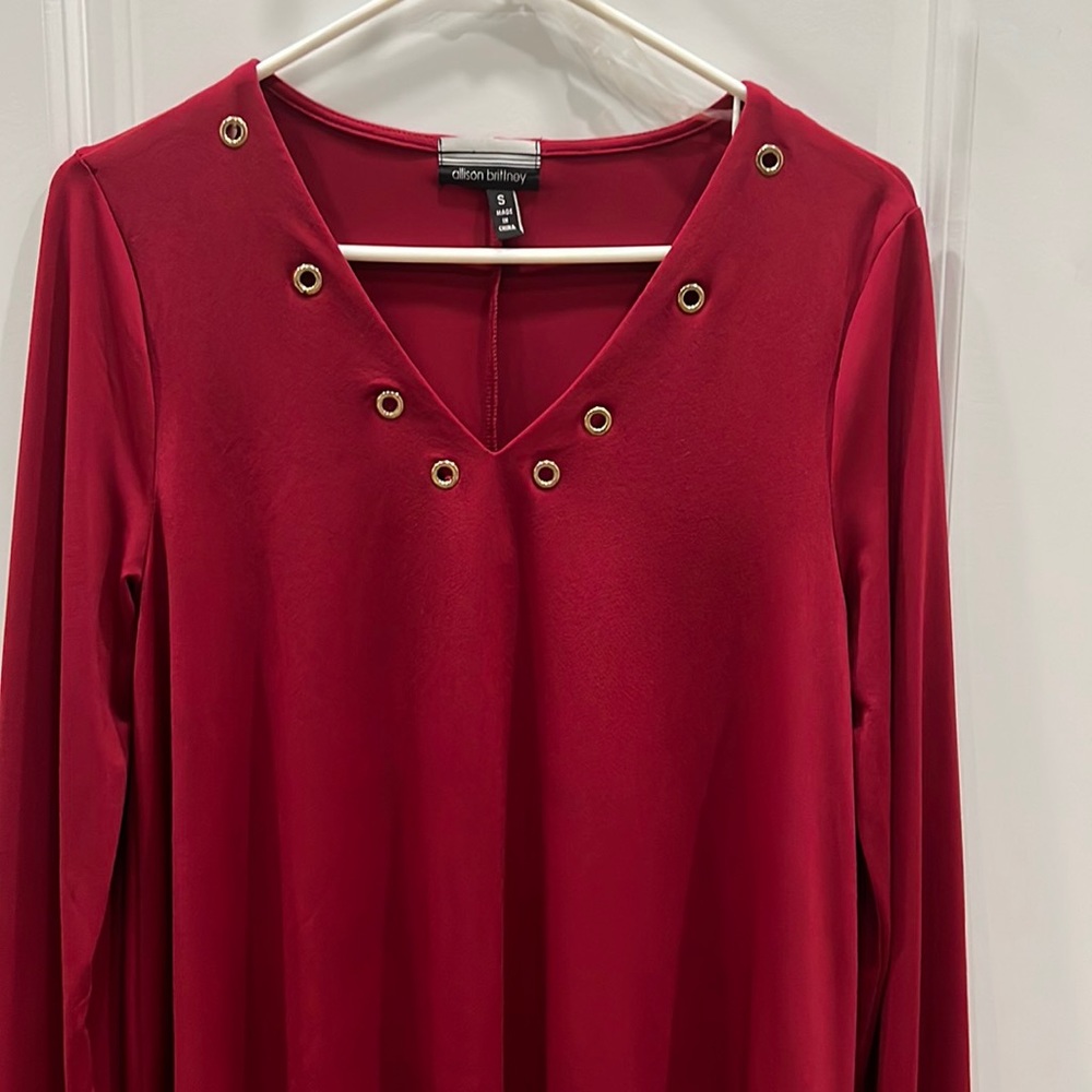 New with out tags burgundy top